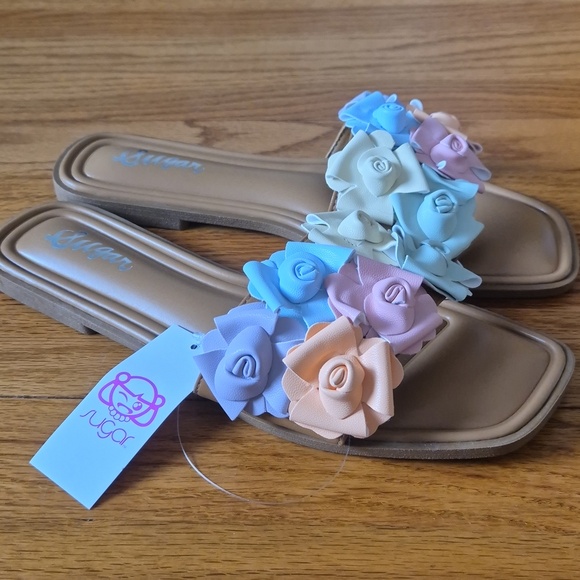 Sugar Shoes - Sugar Floral Slide Sandals with Pastel Roses, size 9W NWOB